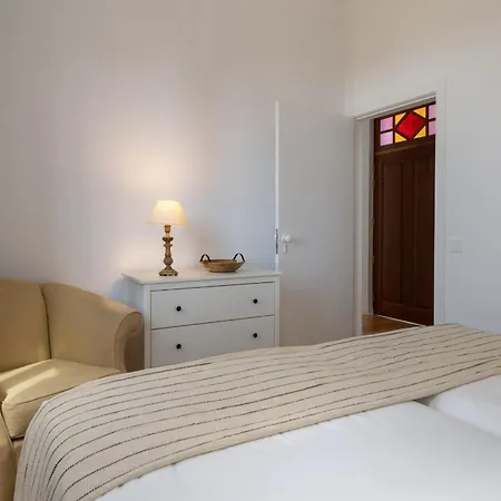 Bela De Santiago Iii Light & Comfort In
